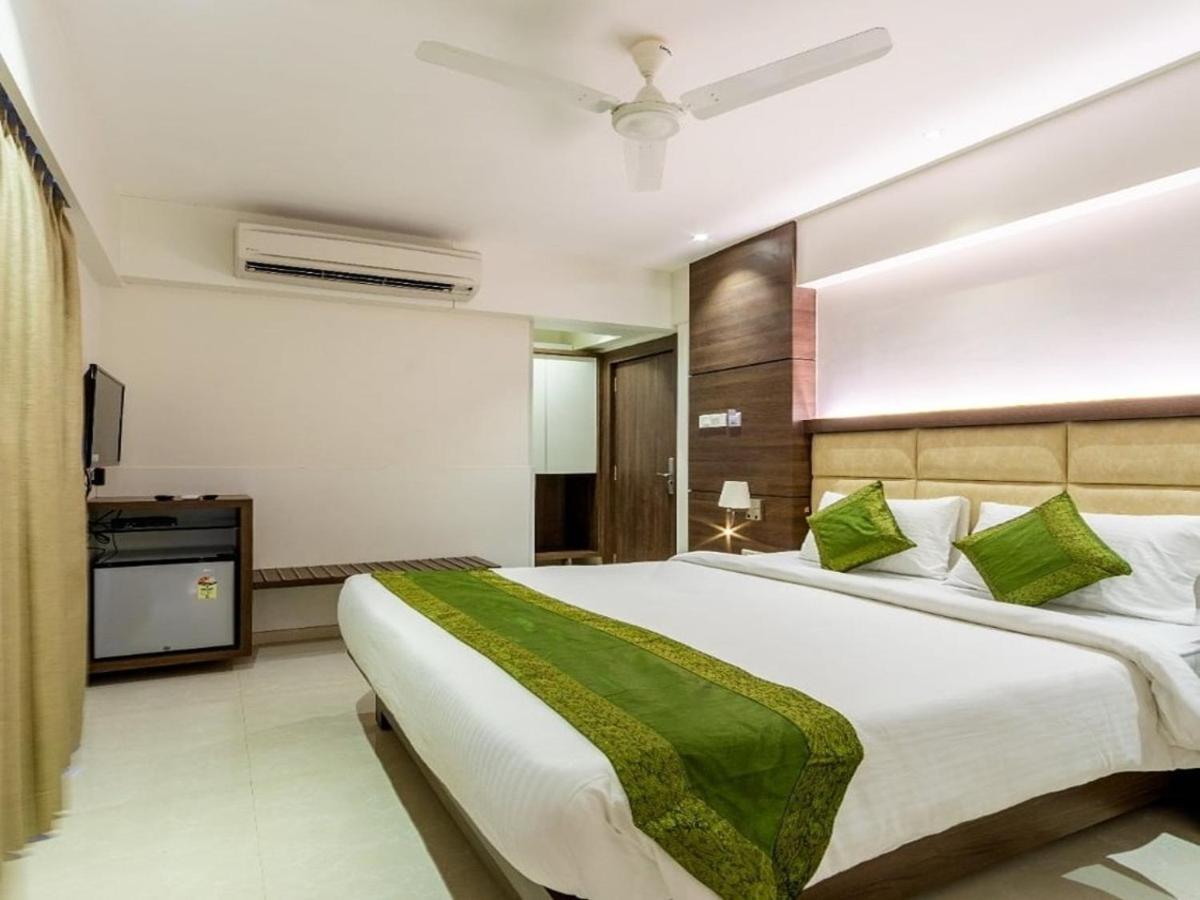 Hotel Laxvas Thane Esterno foto