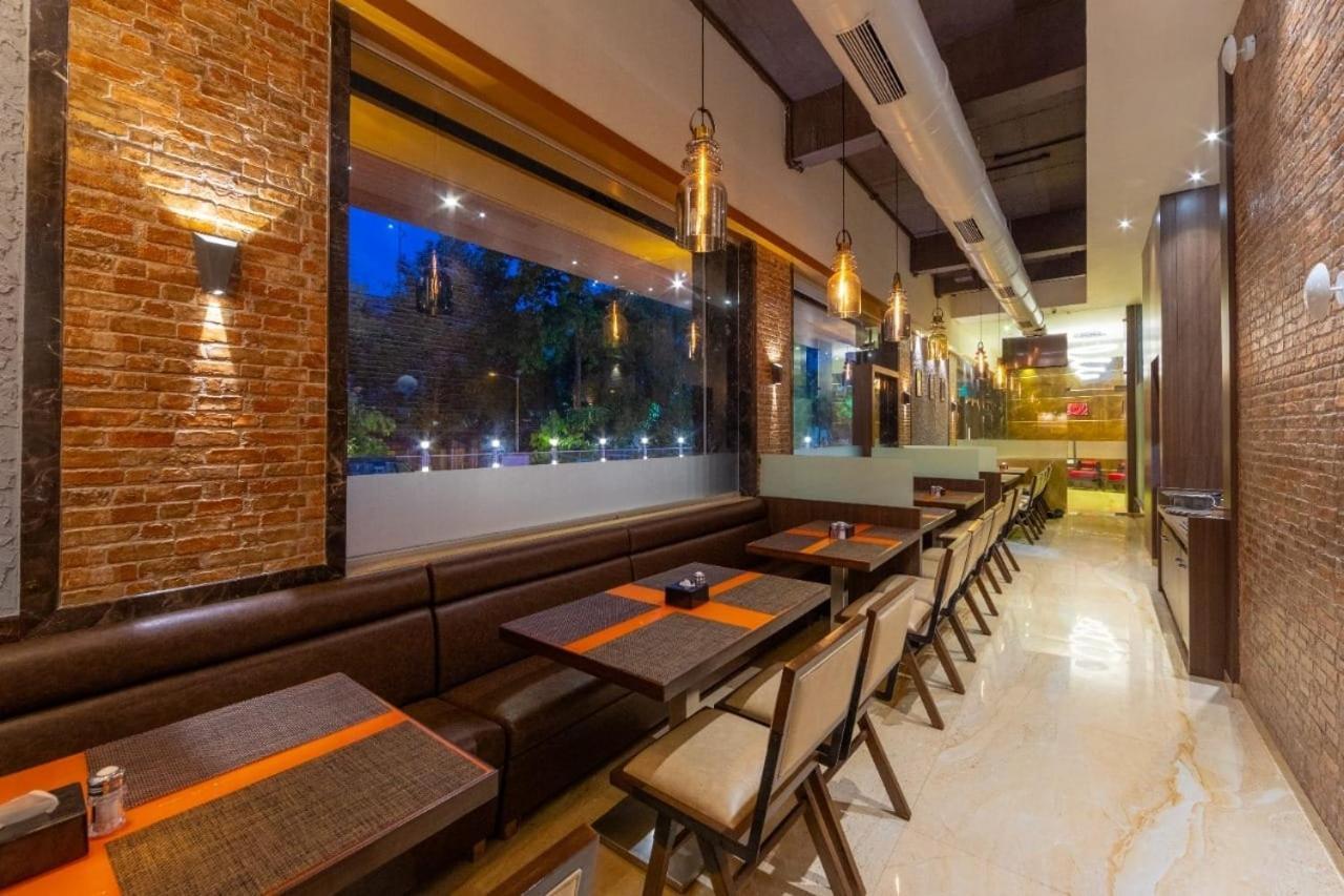 Hotel Laxvas Thane Esterno foto
