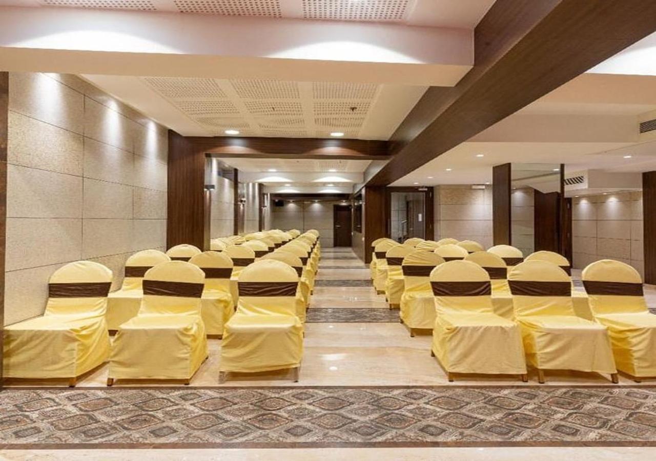 Hotel Laxvas Thane Esterno foto